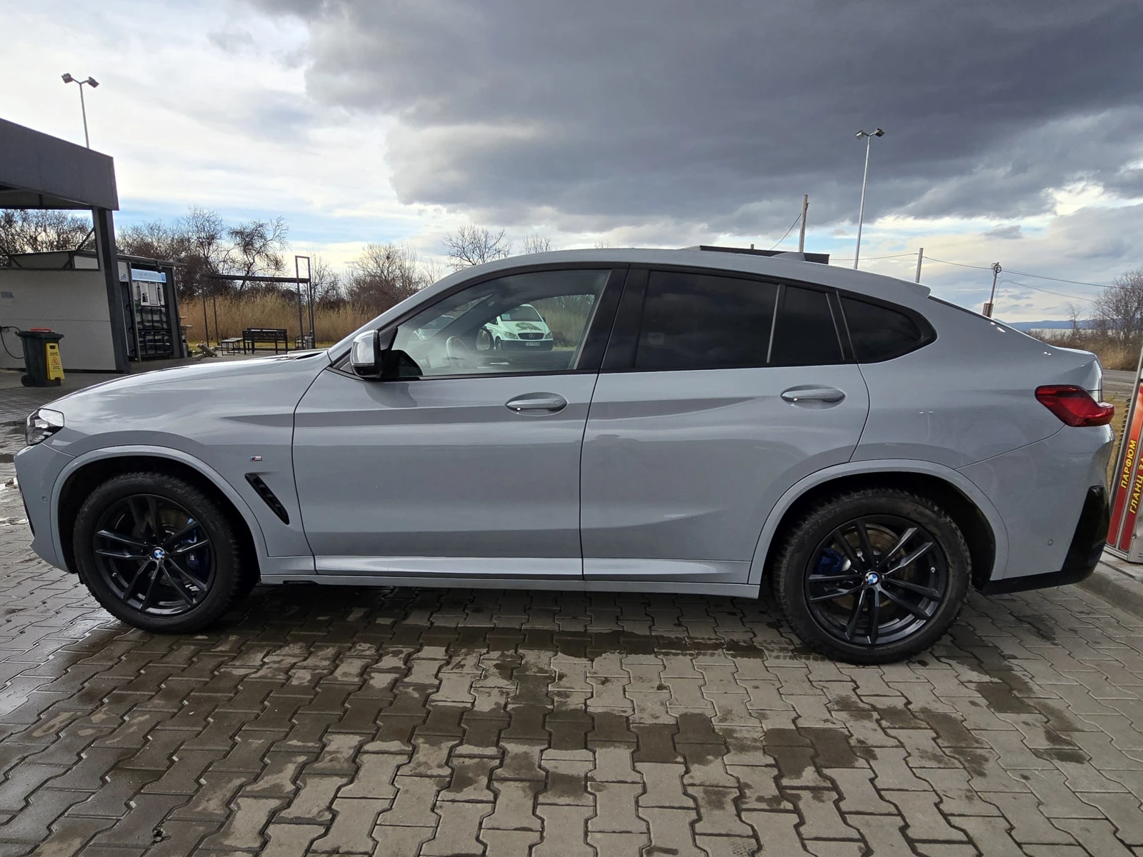 BMW X4 xDrive20i, неразличима от нова, М Sport пакет - изображение 3