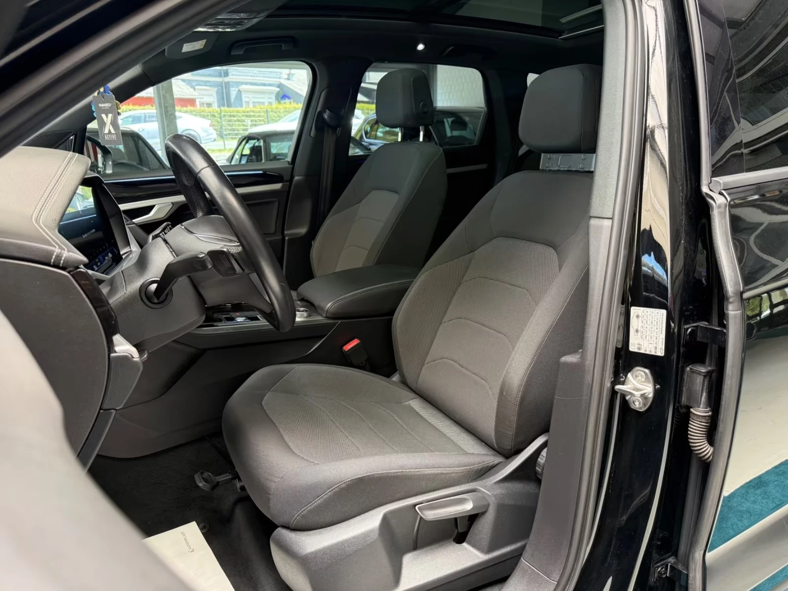 VW Touareg 286hp TOP-NAVI-PANO, снимка 12 - Автомобили и джипове - 54383381