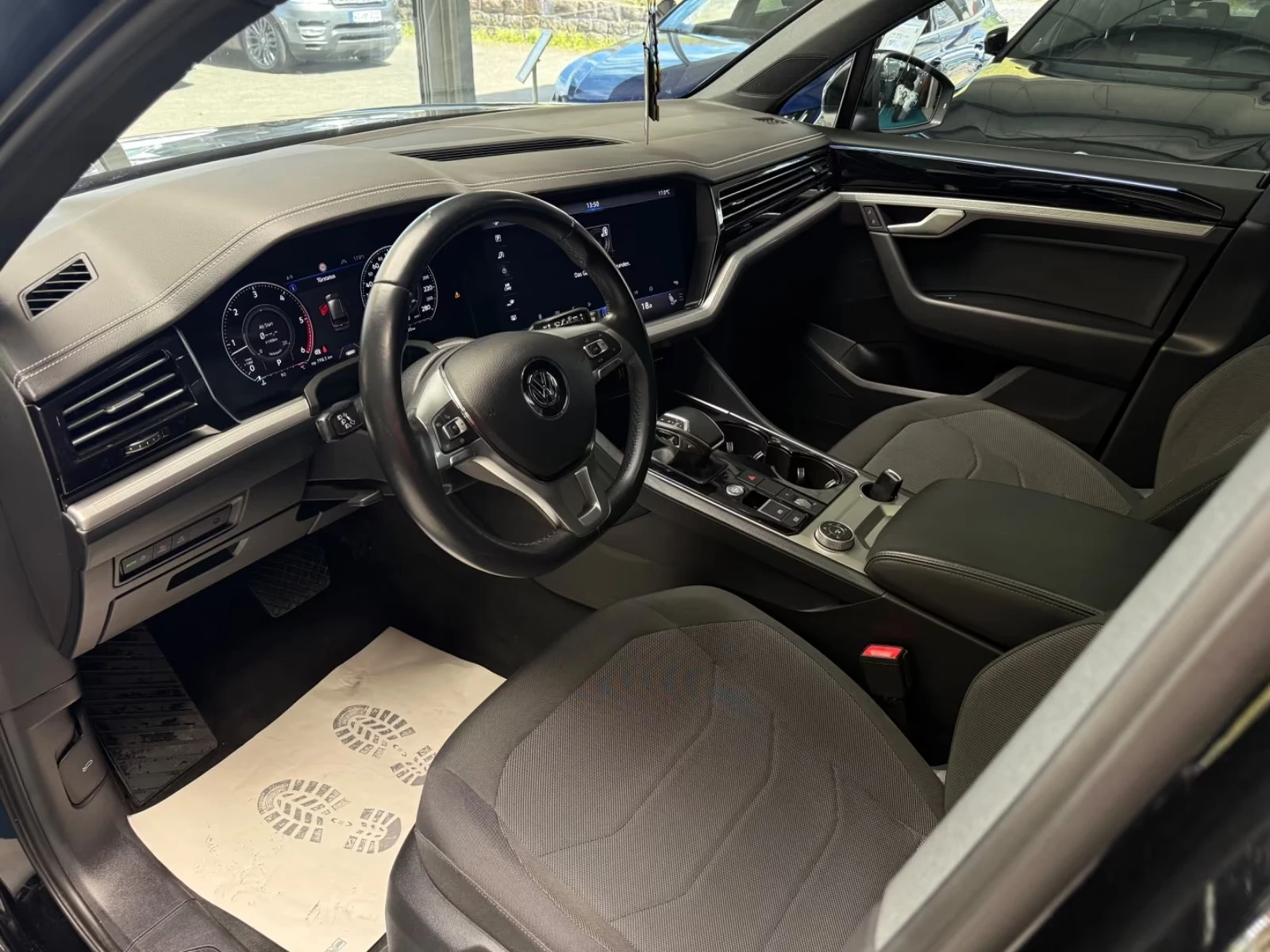 VW Touareg 286hp TOP-NAVI-PANO, снимка 11 - Автомобили и джипове - 54383381