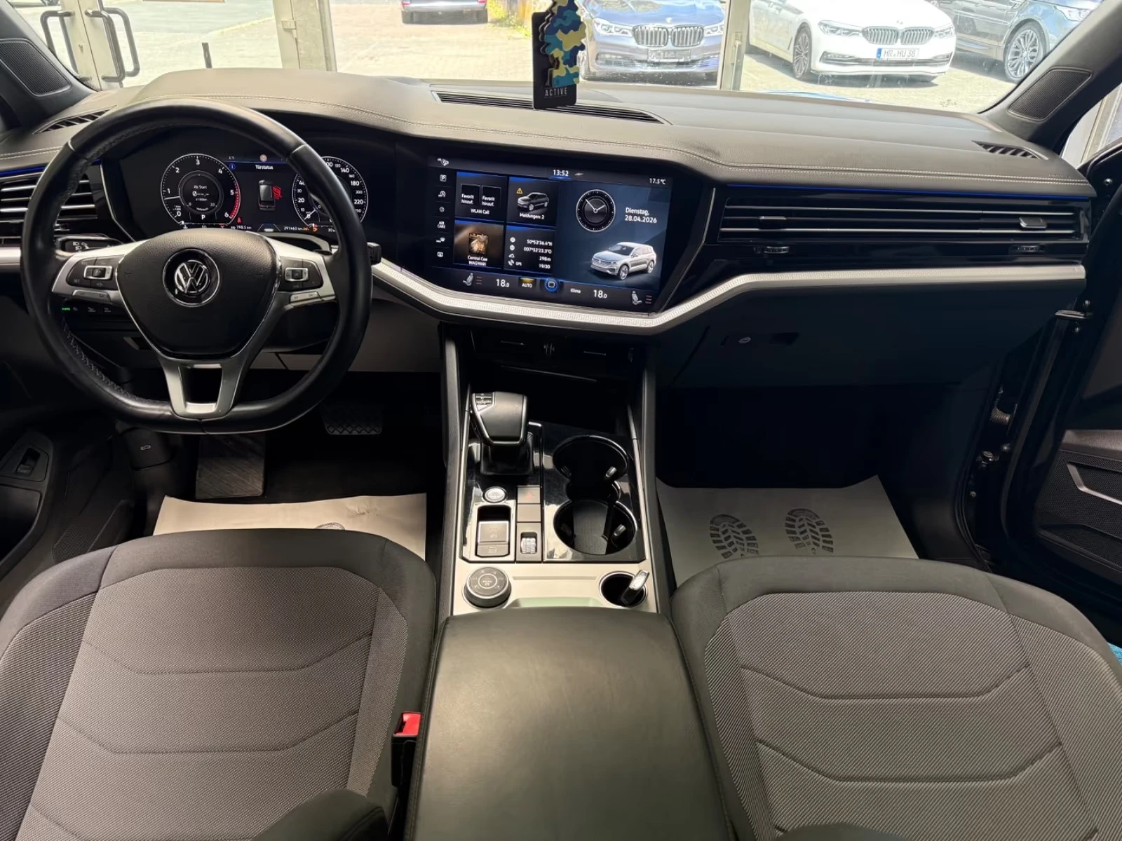 VW Touareg 286hp TOP-NAVI-PANO, снимка 9 - Автомобили и джипове - 54383381