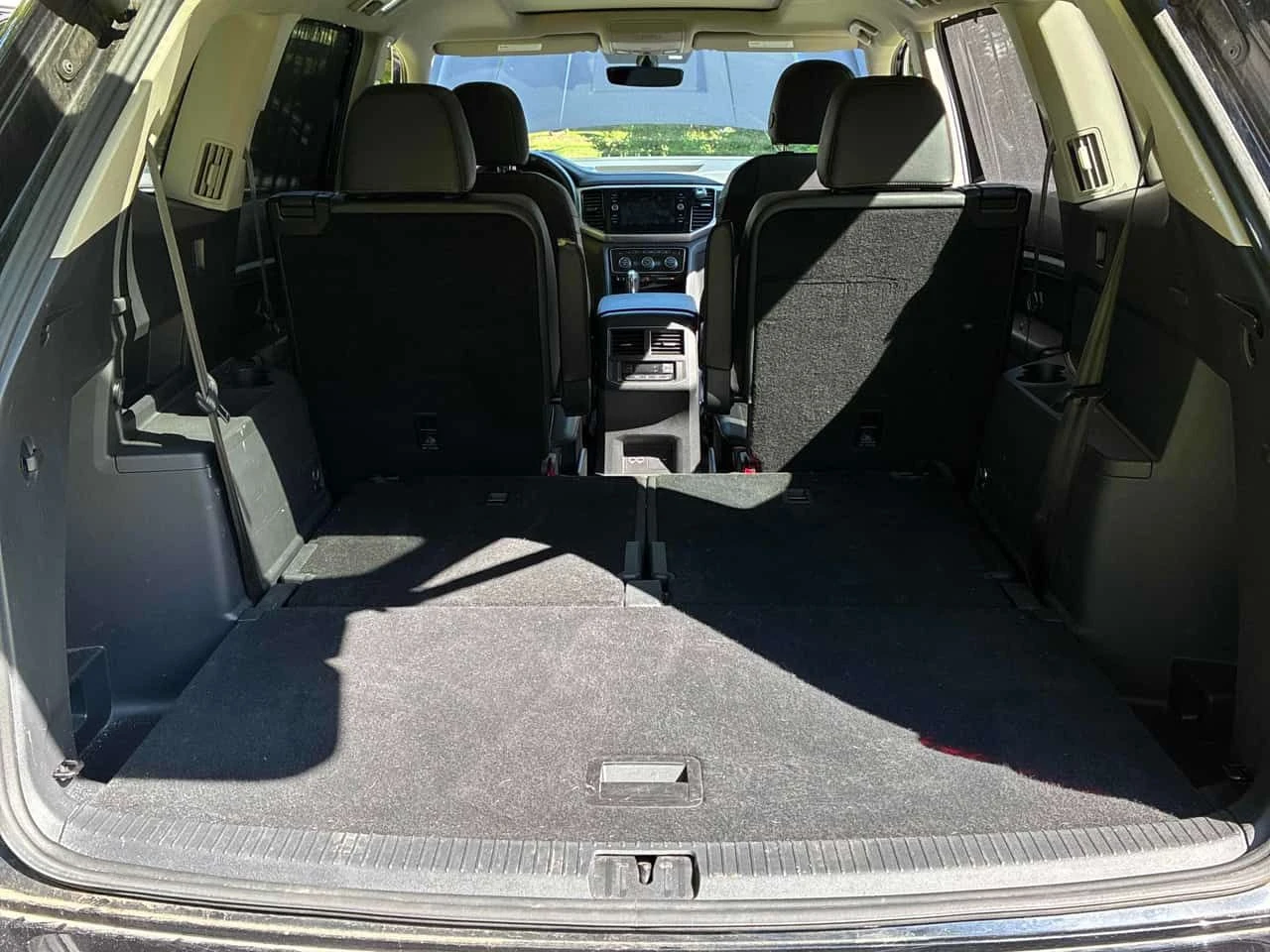 VW Atlas * Highline * CARFAX * ЦЕНА ДО БГ, снимка 17 - Автомобили и джипове - 55491694