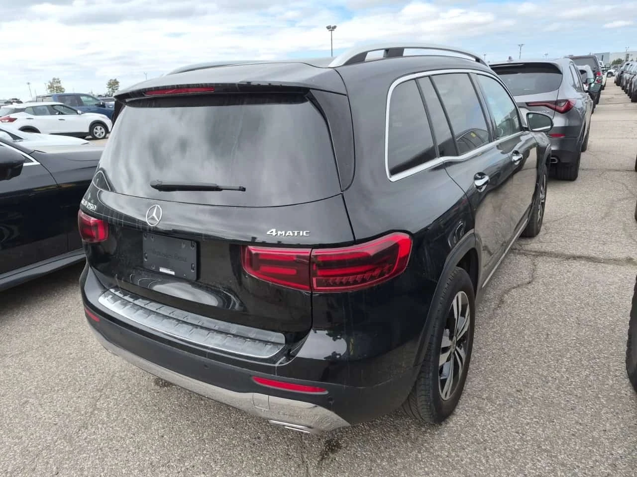 Mercedes-Benz GLB * 4MATIC * ACTIVE PARK ASSIST * BLIND SPOT * , снимка 3 - Автомобили и джипове - 56271354