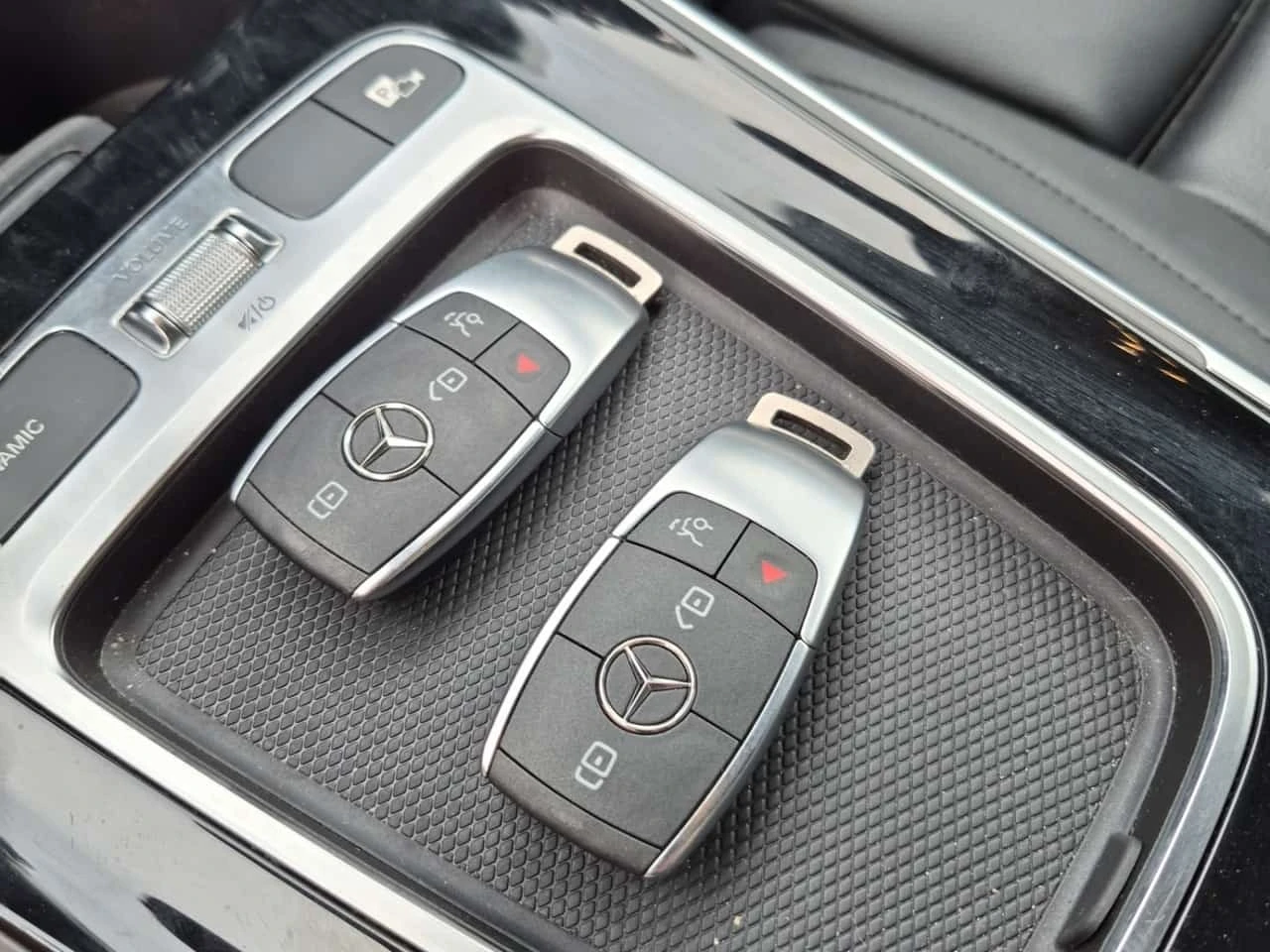 Mercedes-Benz GLB * 4MATIC * ACTIVE PARK ASSIST * BLIND SPOT * , снимка 8 - Автомобили и джипове - 56271354