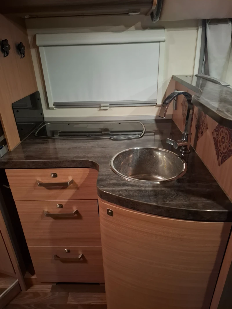 Кемпер Knaus KNAUS SKY WAVE 650 MF, снимка 12 - Каравани и кемпери - 51856000