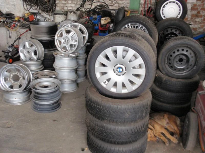 Гуми Всесезонни 225/40R18, снимка 12 - Гуми и джанти - 8232719