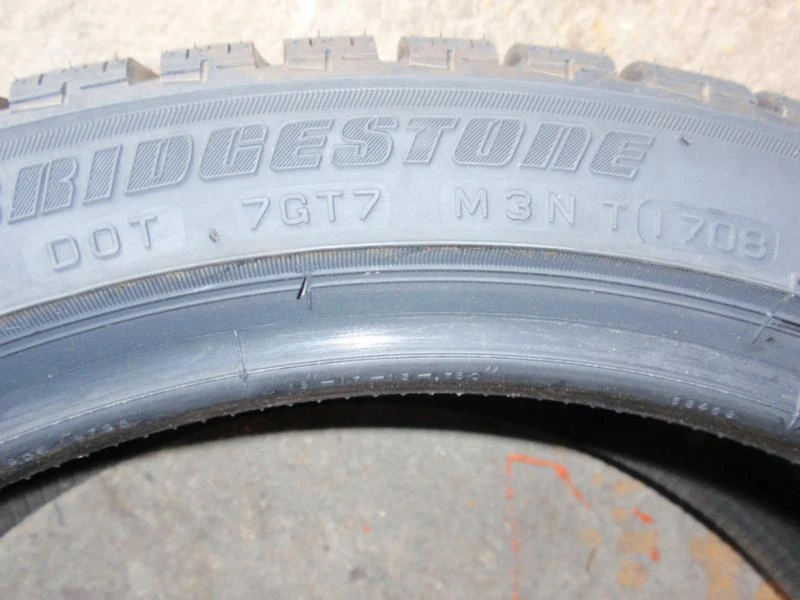 Гуми Всесезонни 225/40R18, снимка 6 - Гуми и джанти - 8232719