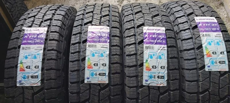 Гуми Всесезонни 235/75R15, снимка 1 - Гуми и джанти - 35148426