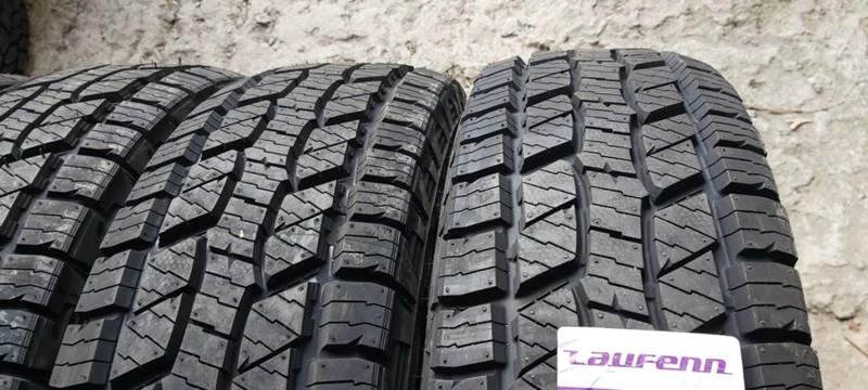 Гуми Всесезонни 235/75R15, снимка 3 - Гуми и джанти - 35148426