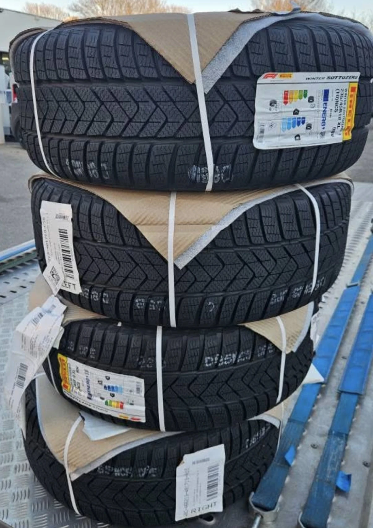 Гуми Зимни 235/45R18