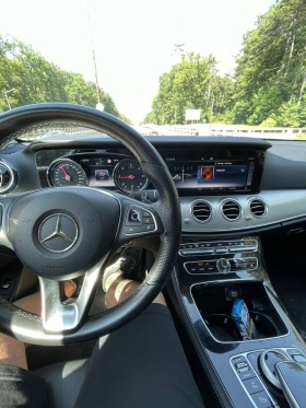 Mercedes-Benz E 220, снимка 5 - Автомобили и джипове - 45676079