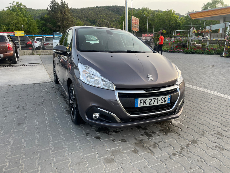 Peugeot 208 1.2, снимка 1 - Автомобили и джипове - 45846445