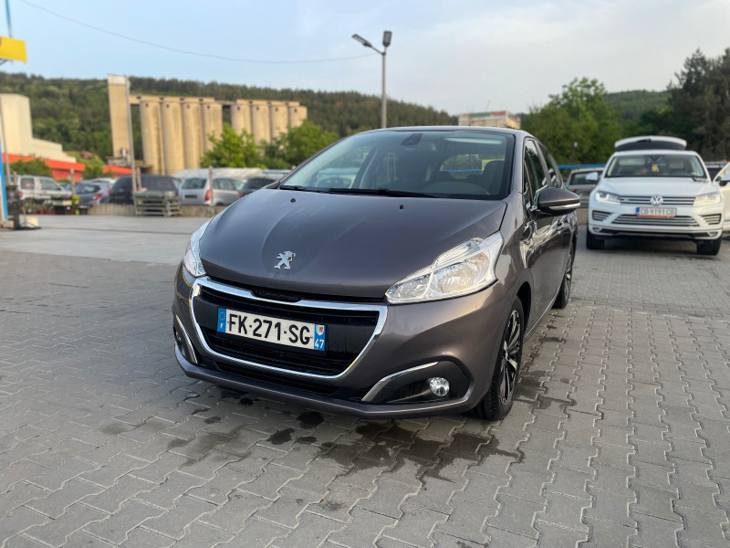 Peugeot 208 1.2, снимка 3 - Автомобили и джипове - 46371156