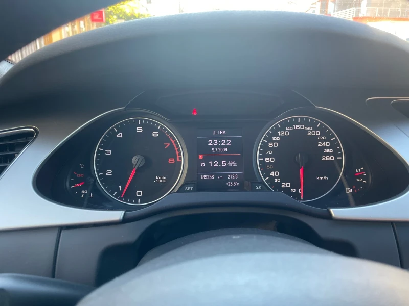 Audi A4 2.0 TFSI, снимка 8 - Автомобили и джипове - 47558933