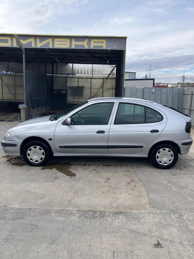 Renault Megane 1.6е, снимка 7 - Автомобили и джипове - 48058070