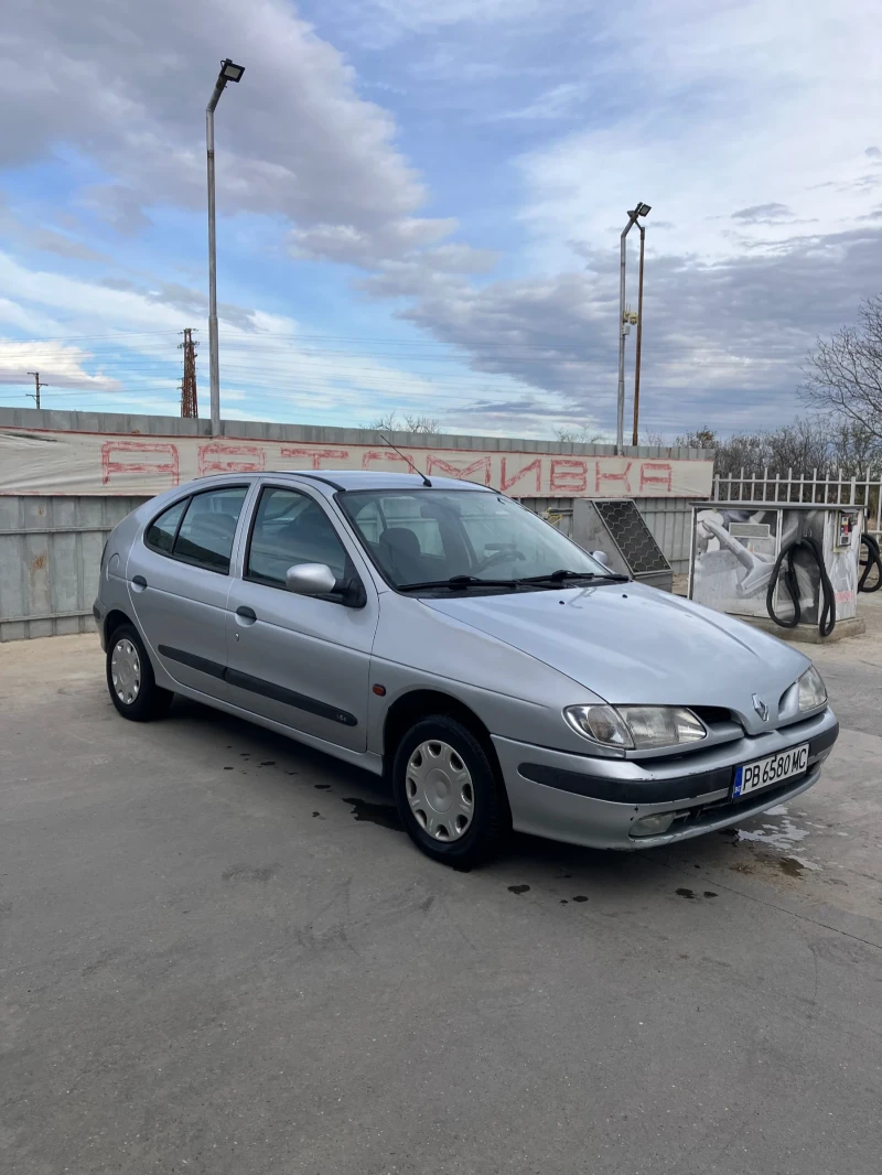 Renault Megane 1.6е, снимка 1 - Автомобили и джипове - 48058070