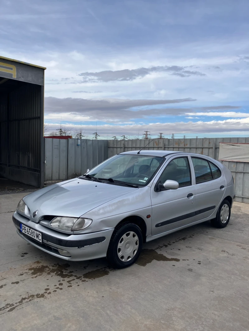 Renault Megane 1.6е, снимка 3 - Автомобили и джипове - 48058070