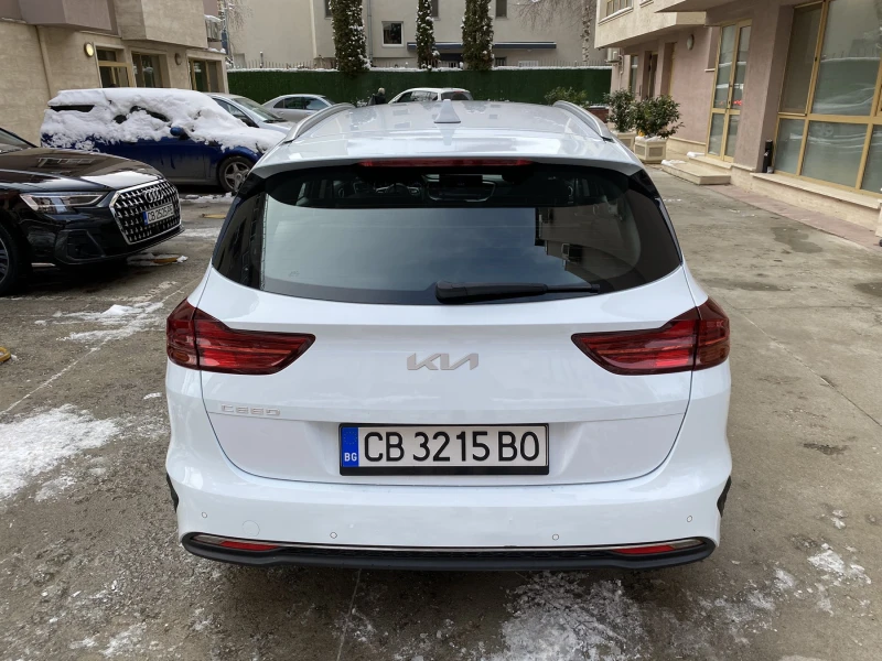 Kia Ceed 1.5 T-GDI /Fresh/SW , снимка 4 - Автомобили и джипове - 48442581