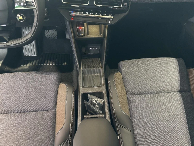 Renault 5 * DISTRONIC* H&K* LED* CAM* CARPLAY* , снимка 13 - Автомобили и джипове - 50315167