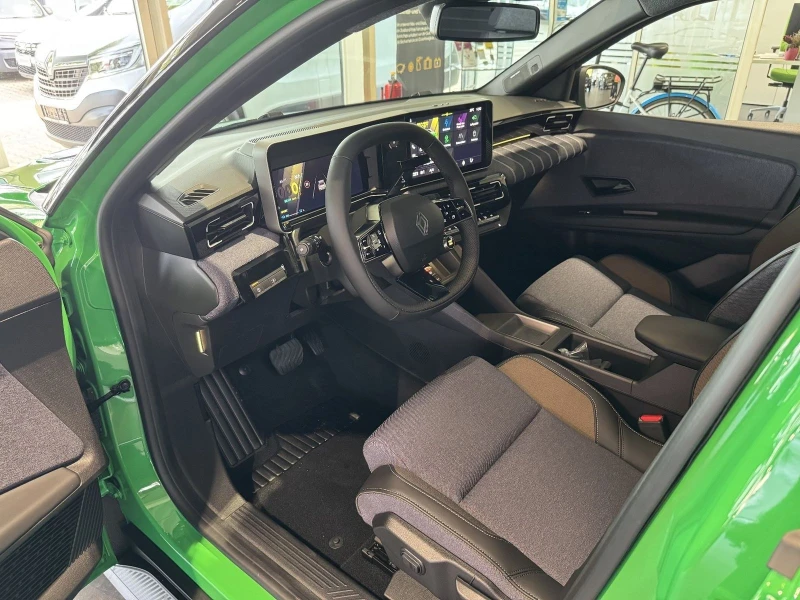 Renault 5 * DISTRONIC* H&K* LED* CAM* CARPLAY* , снимка 6 - Автомобили и джипове - 50315167