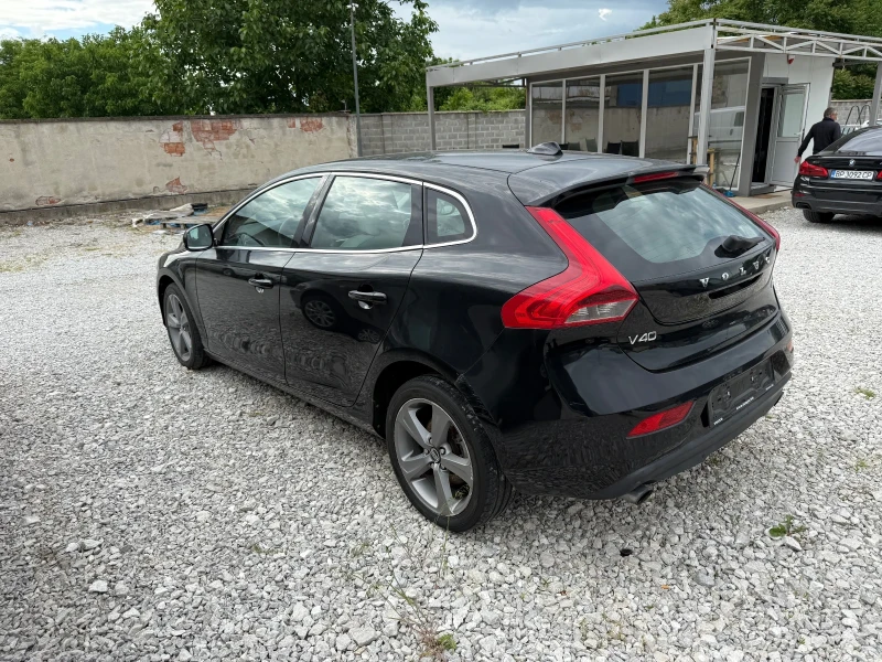 Volvo V40 2.0 D3 AUTOMAT, снимка 8 - Автомобили и джипове - 51356661