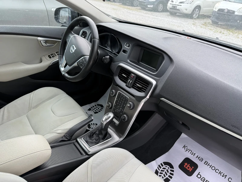 Volvo V40 2.0 D3 AUTOMAT, снимка 11 - Автомобили и джипове - 51356661
