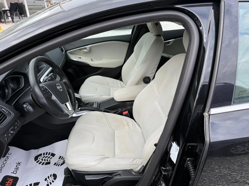Volvo V40 2.0 D3 AUTOMAT, снимка 13 - Автомобили и джипове - 51356661