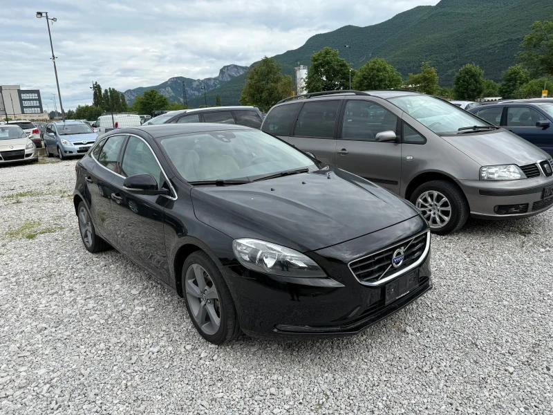 Volvo V40 2.0 D3 AUTOMAT, снимка 3 - Автомобили и джипове - 51356661