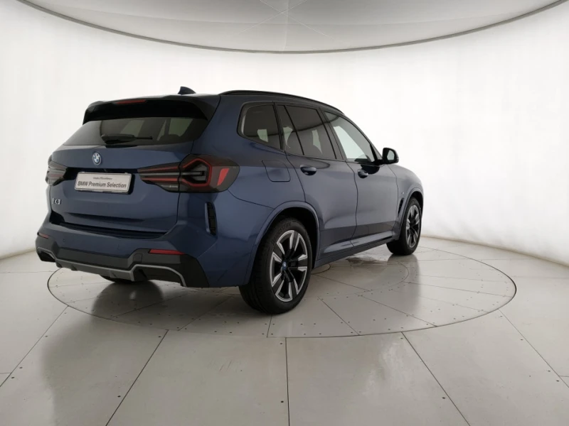 BMW iX3  Inspiring M Sport, снимка 4 - Автомобили и джипове - 51085802