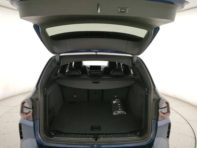 BMW iX3  Inspiring M Sport, снимка 14 - Автомобили и джипове - 51085802