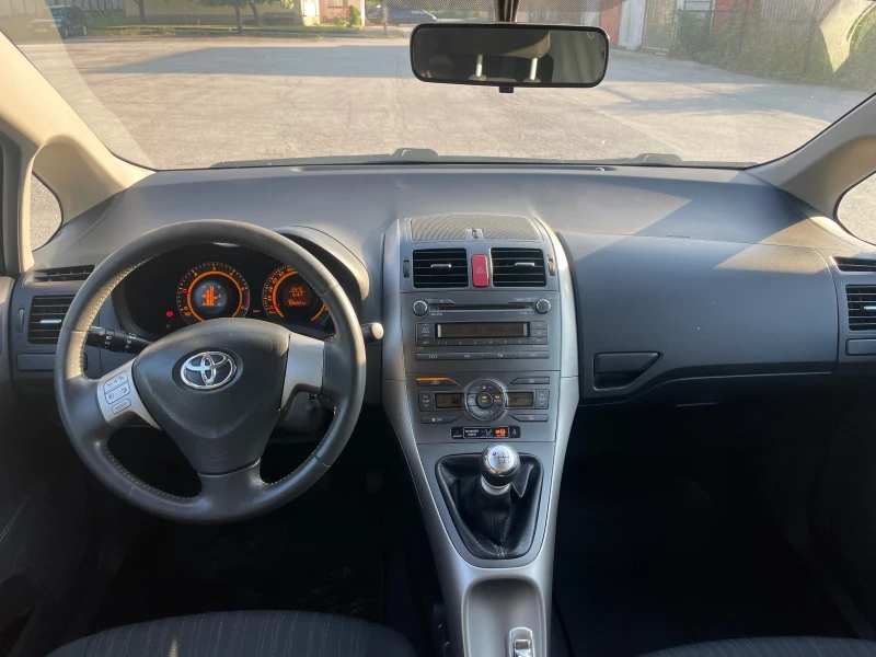 Toyota Auris 1.4 D-4D 90кс, снимка 7 - Автомобили и джипове - 51888079