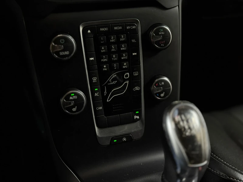 Volvo V40 НОВ ВНОС, снимка 12 - Автомобили и джипове - 52056118