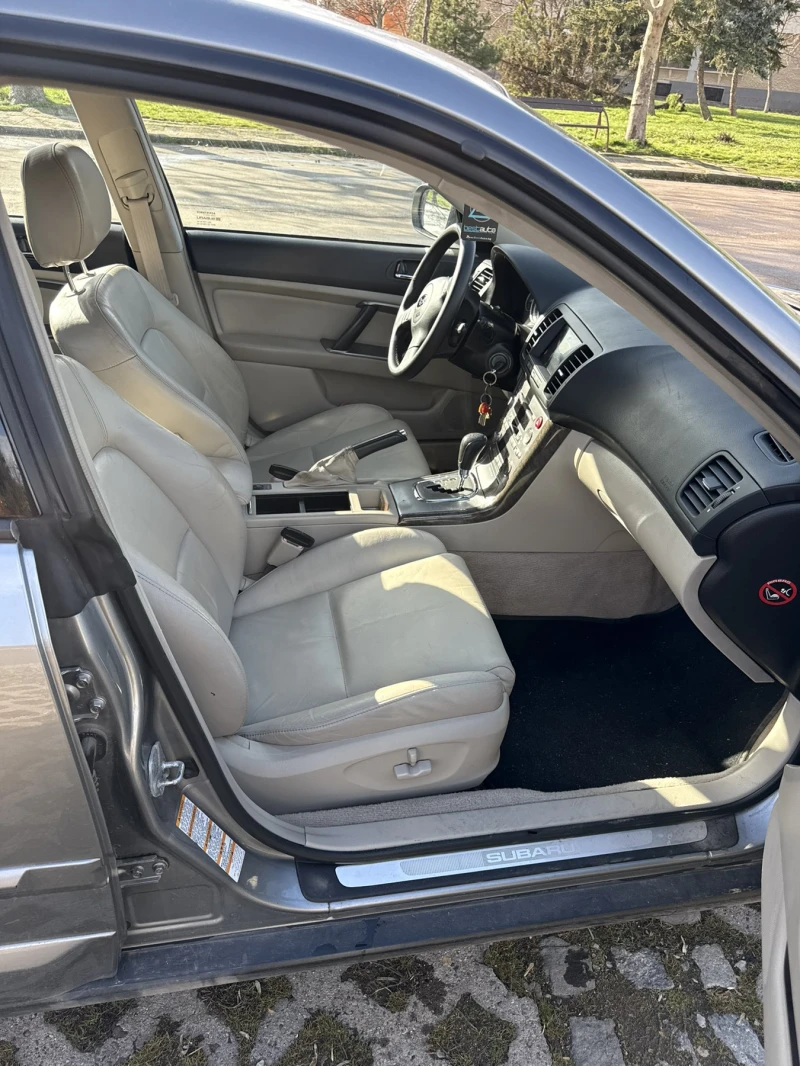 Subaru Outback 3.0 H6, снимка 8 - Автомобили и джипове - 52643951