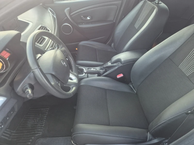 Renault Megane 1.5 dci, снимка 10 - Автомобили и джипове - 52942768