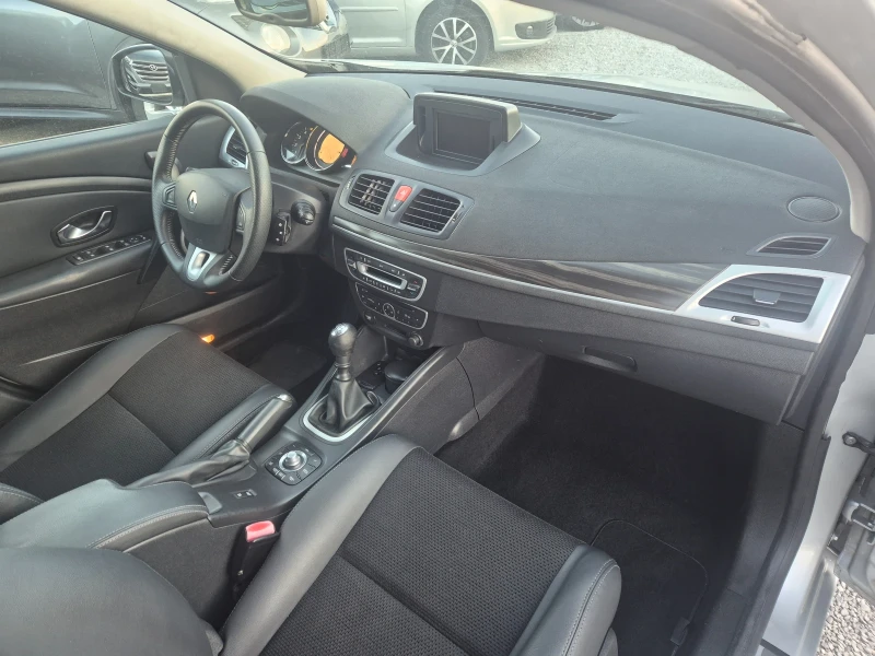 Renault Megane 1.5 dci, снимка 11 - Автомобили и джипове - 52942768