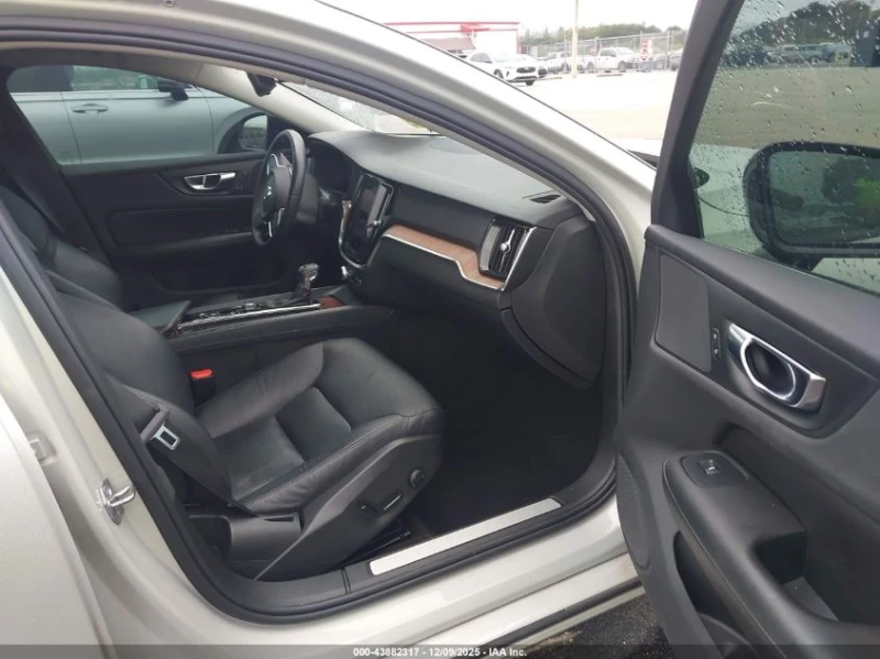 Volvo S60 2l T5 Momentum, снимка 5 - Автомобили и джипове - 53169039