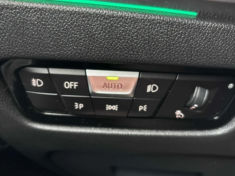 BMW 330 330i xDrive  CARFAX, снимка 11 - Автомобили и джипове - 53188542