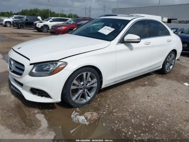 Mercedes-Benz C 300  - изображение 3