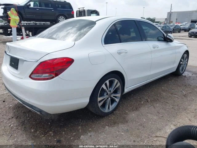 Mercedes-Benz C 300  - изображение 6