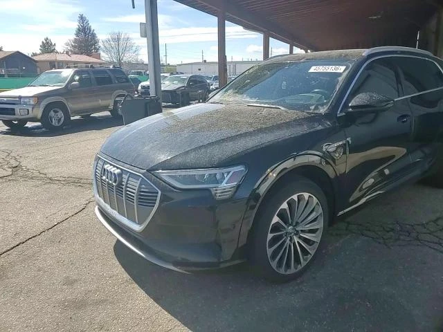 Audi E-Tron Prestige, снимка 12 - Автомобили и джипове - 54401975