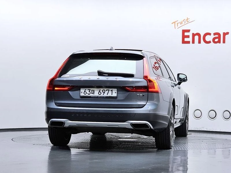 Volvo V90 T5 Pro AWD| 250к.с.| ВКЛ.ТЕХНОТЕСТ, снимка 4 - Автомобили и джипове - 55401380