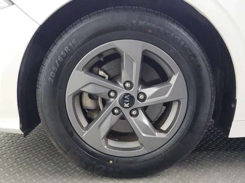 Kia K5 2.0 Lpi Standard, снимка 5 - Автомобили и джипове - 55739395