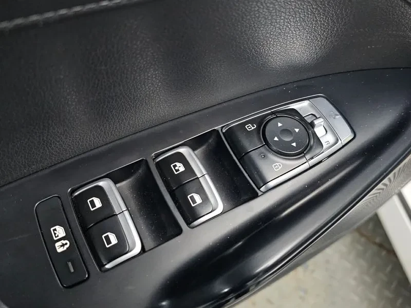 Kia K5 2.0 Lpi Standard, снимка 13 - Автомобили и джипове - 55739395
