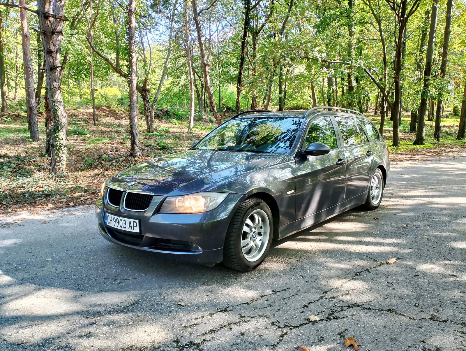 BMW 318 E91 2.0  - изображение 3