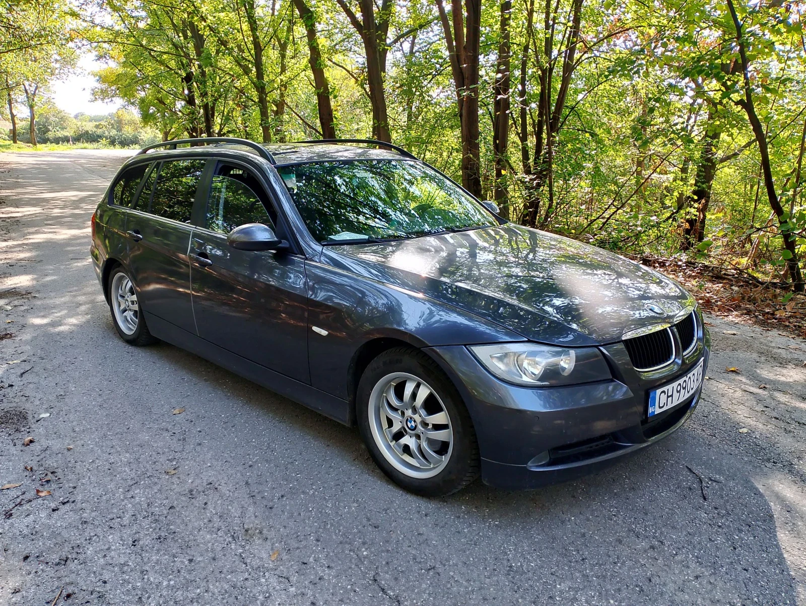 BMW 318 E91 2.0  - изображение 2