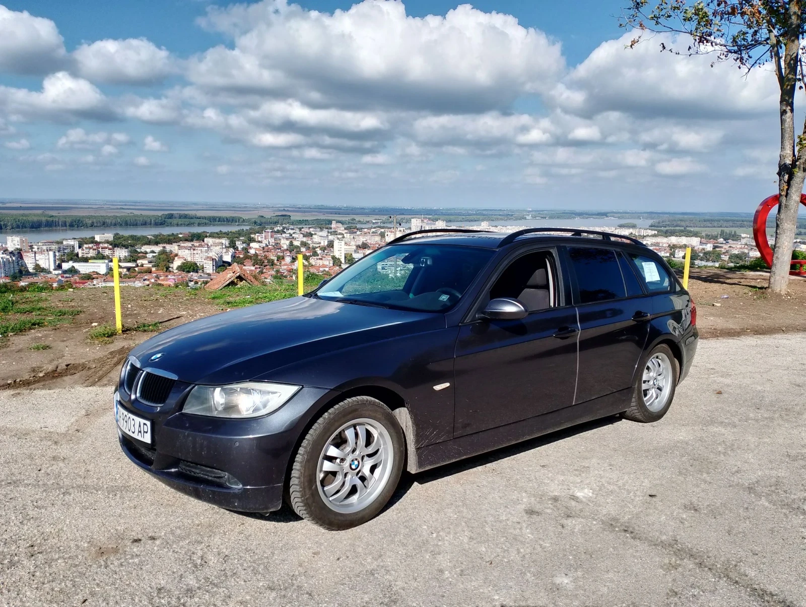 BMW 318 E91 2.0  - изображение 5