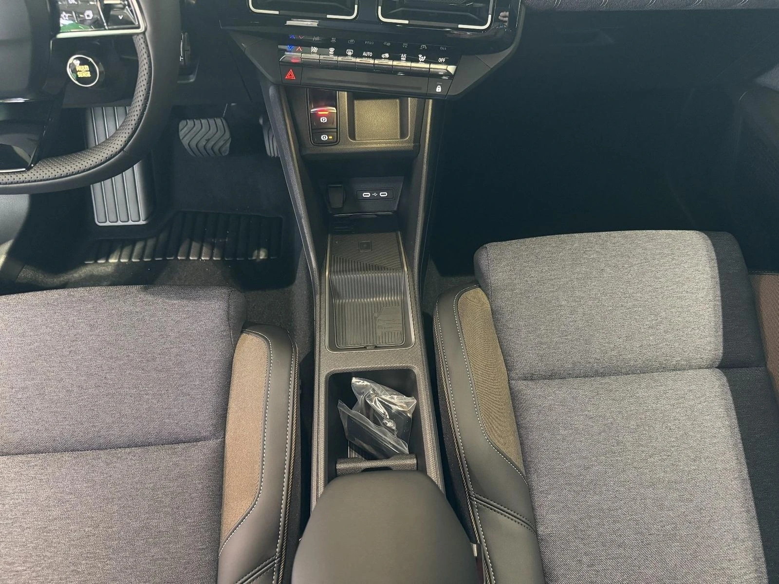 Renault 5 * DISTRONIC* H&K* LED* CAM* CARPLAY*  | Mobile.bg   13