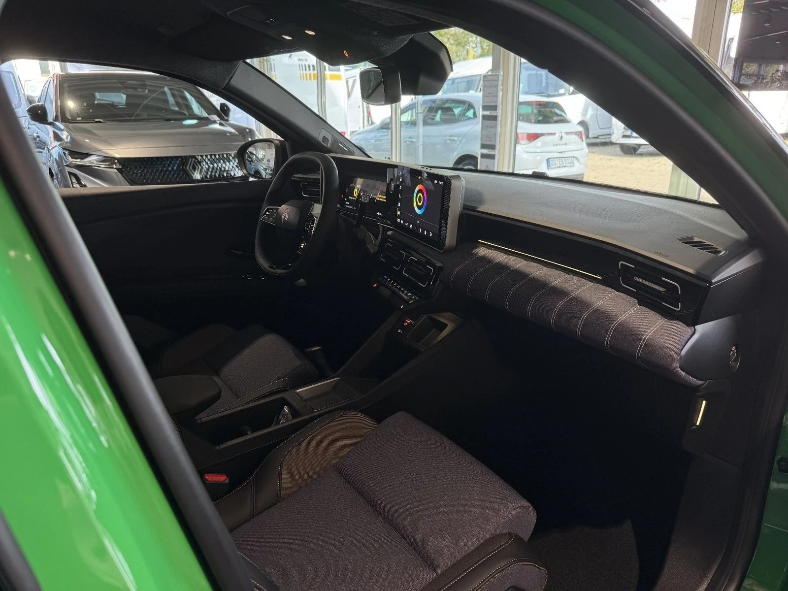 Renault 5 * DISTRONIC* H&K* LED* CAM* CARPLAY*  | Mobile.bg   15