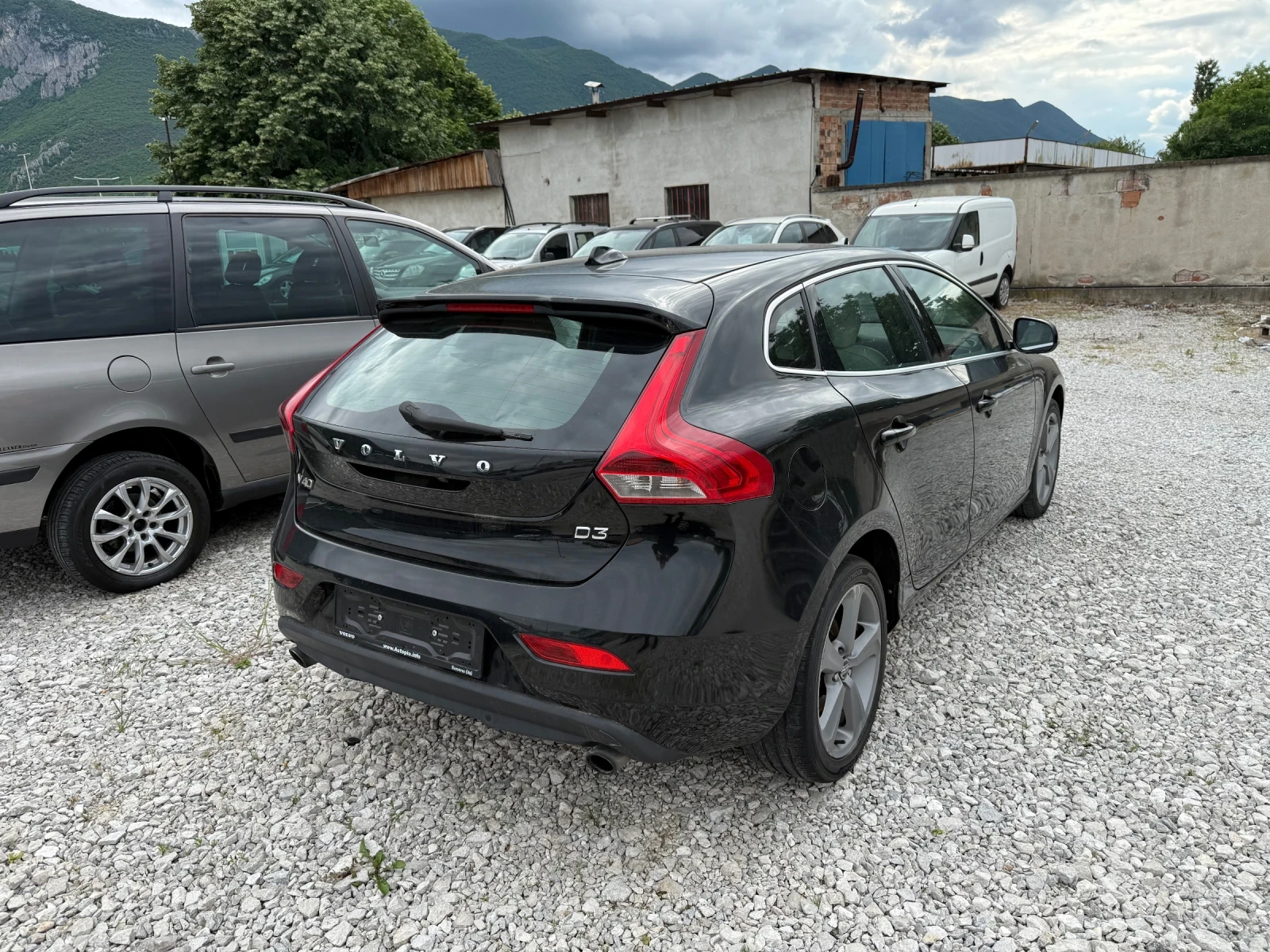 Volvo V40 2.0 D3 AUTOMAT - изображение 6