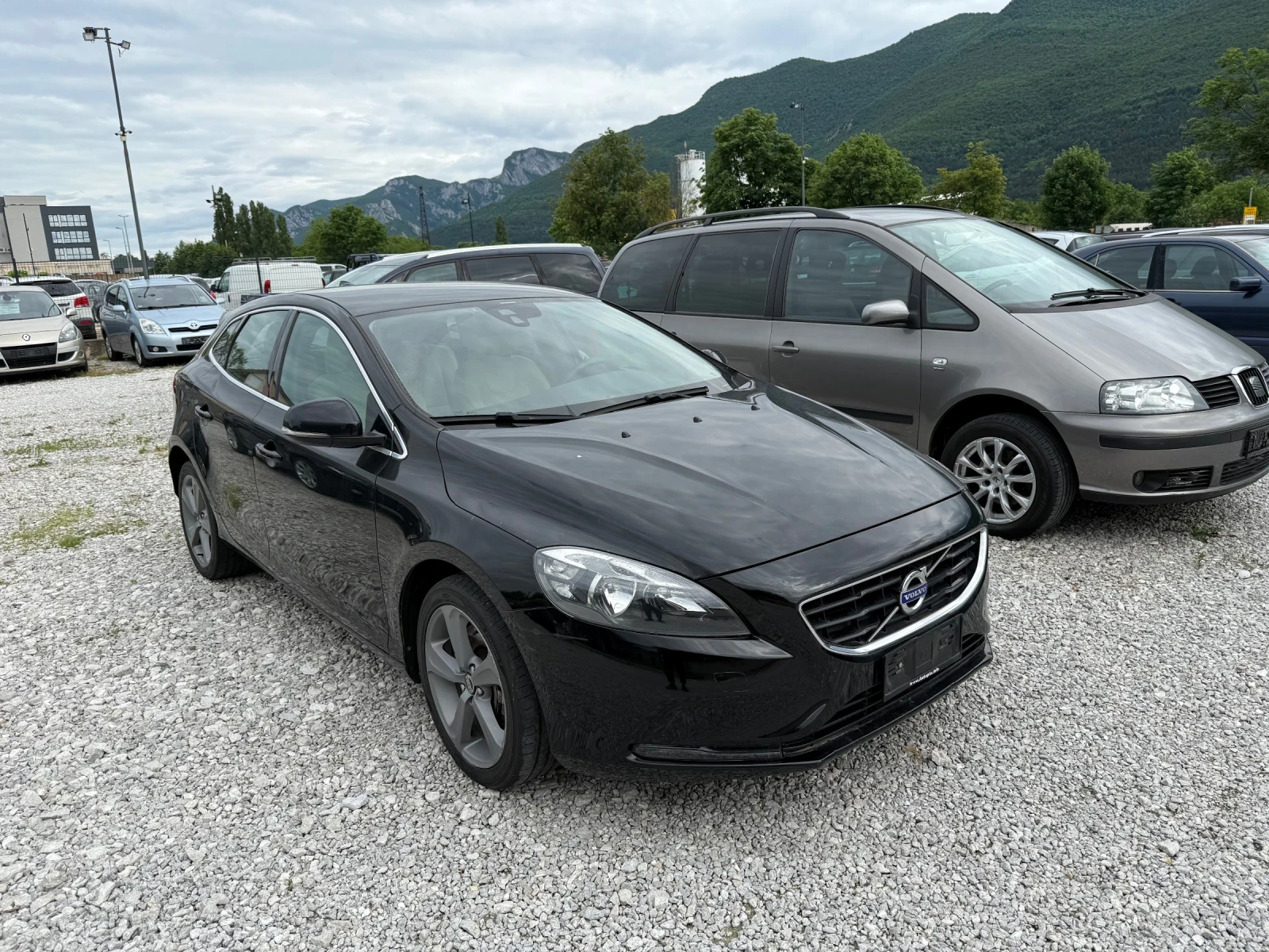 Volvo V40 2.0 D3 AUTOMAT - изображение 3