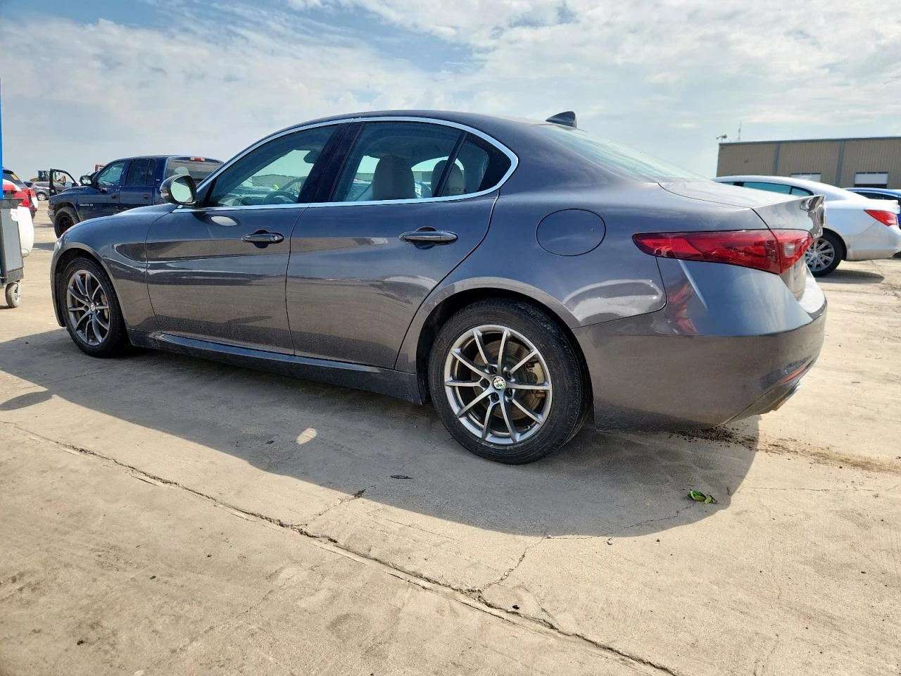 Alfa Romeo Giulia Ti 280кс * Възможност за Лизинг*  - изображение 3